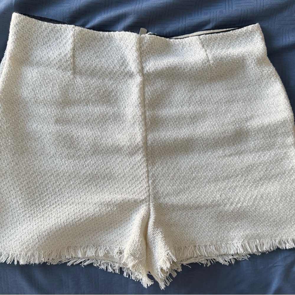 Pinko Cream Textured Women Shorts
